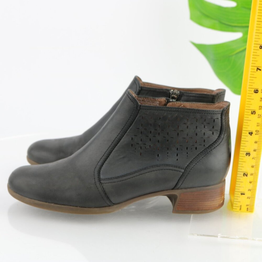 Dansko Womens Liberty Boot Size 39 8.5 Black Leather Low Heel Cutouts Bootie - Picture 7 of 11